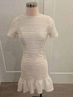 Opening Ceremony Creamy white Textured flounce-Hem Dress size S new with tags